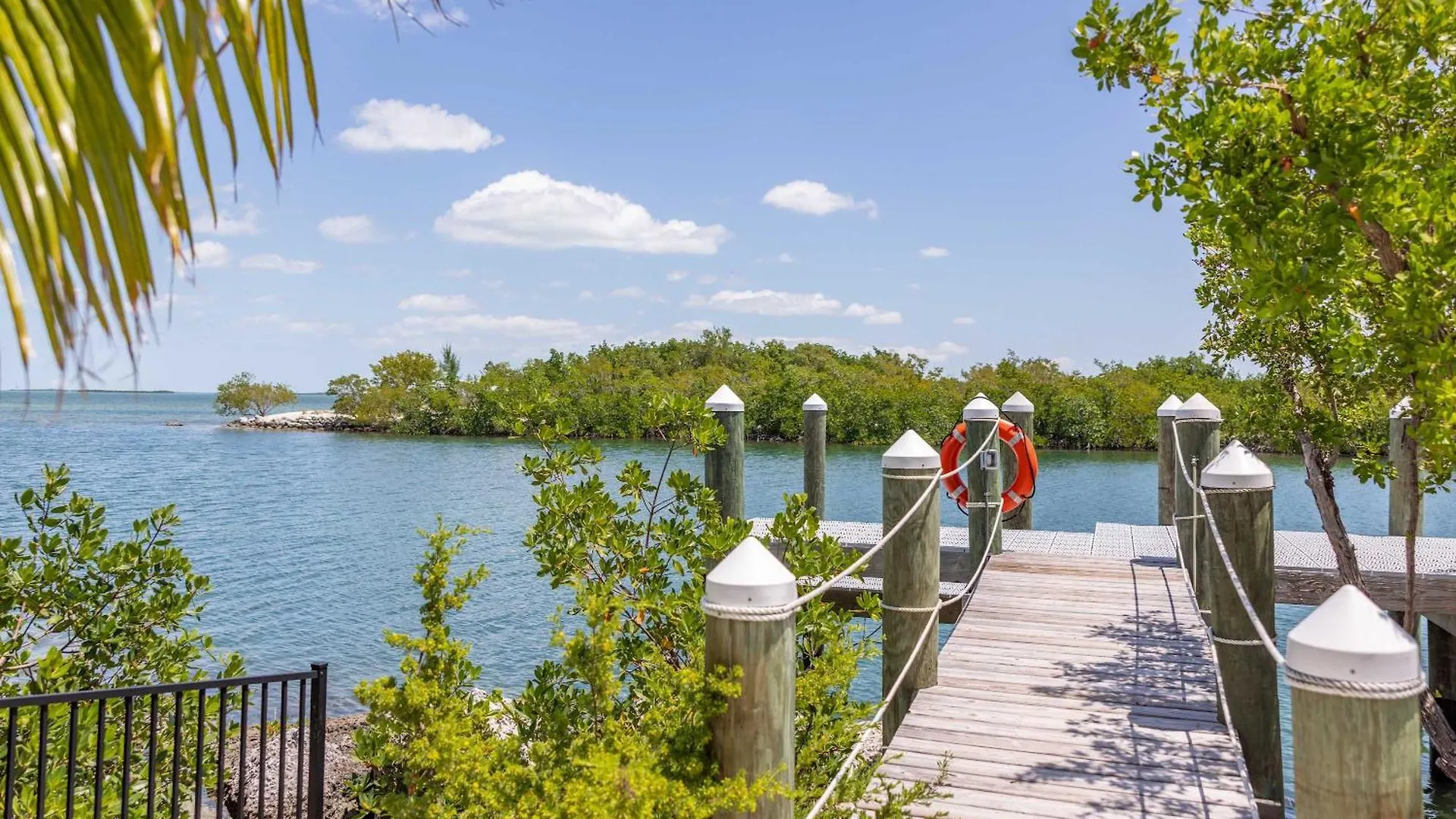 Parking Pool Dock - Starboard House Villa Key West