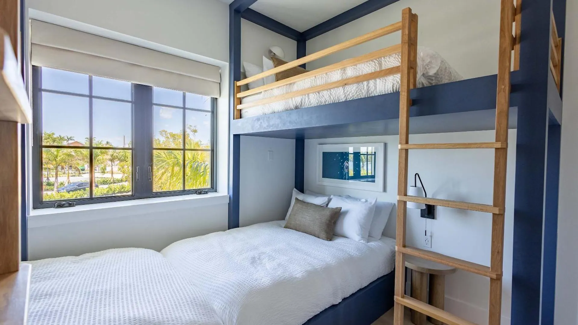 Parking Pool Dock - Starboard House Villa Key West Holiday home
